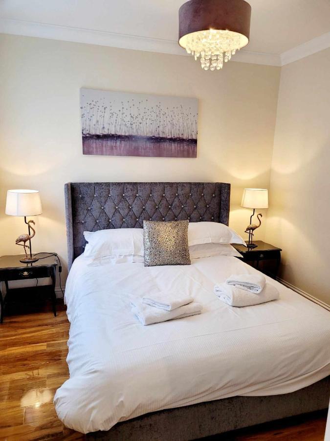 Apartment 1 Exquisite Two King Bedroom With En Suites - Close To The Town Centre, Rail, Airport And Theatre Darlington  Exteriör bild